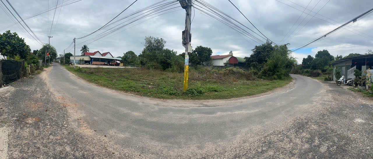 Bán lô góc Bình Lộc mặt tiền đường liên xã phù hợp kinh doanh buôn bán 2