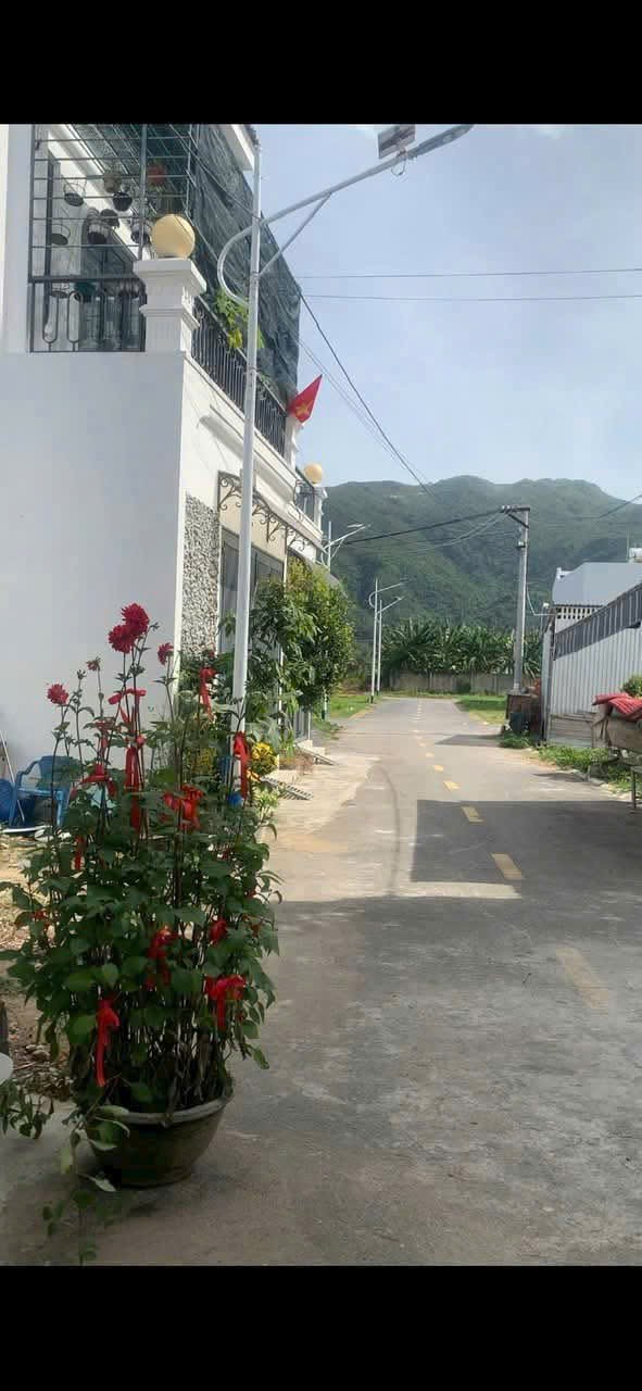 Bán đất Diên An giá rẻ full thổ cư mặt tiền đường nhựa - dân cư đông toàn nhà lầu 3