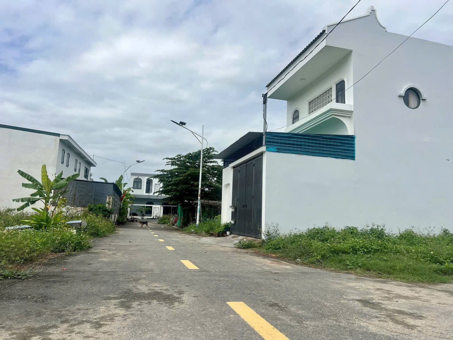 Bán đất Diên An giá rẻ full thổ cư mặt tiền đường nhựa - dân cư đông toàn nhà lầu 7