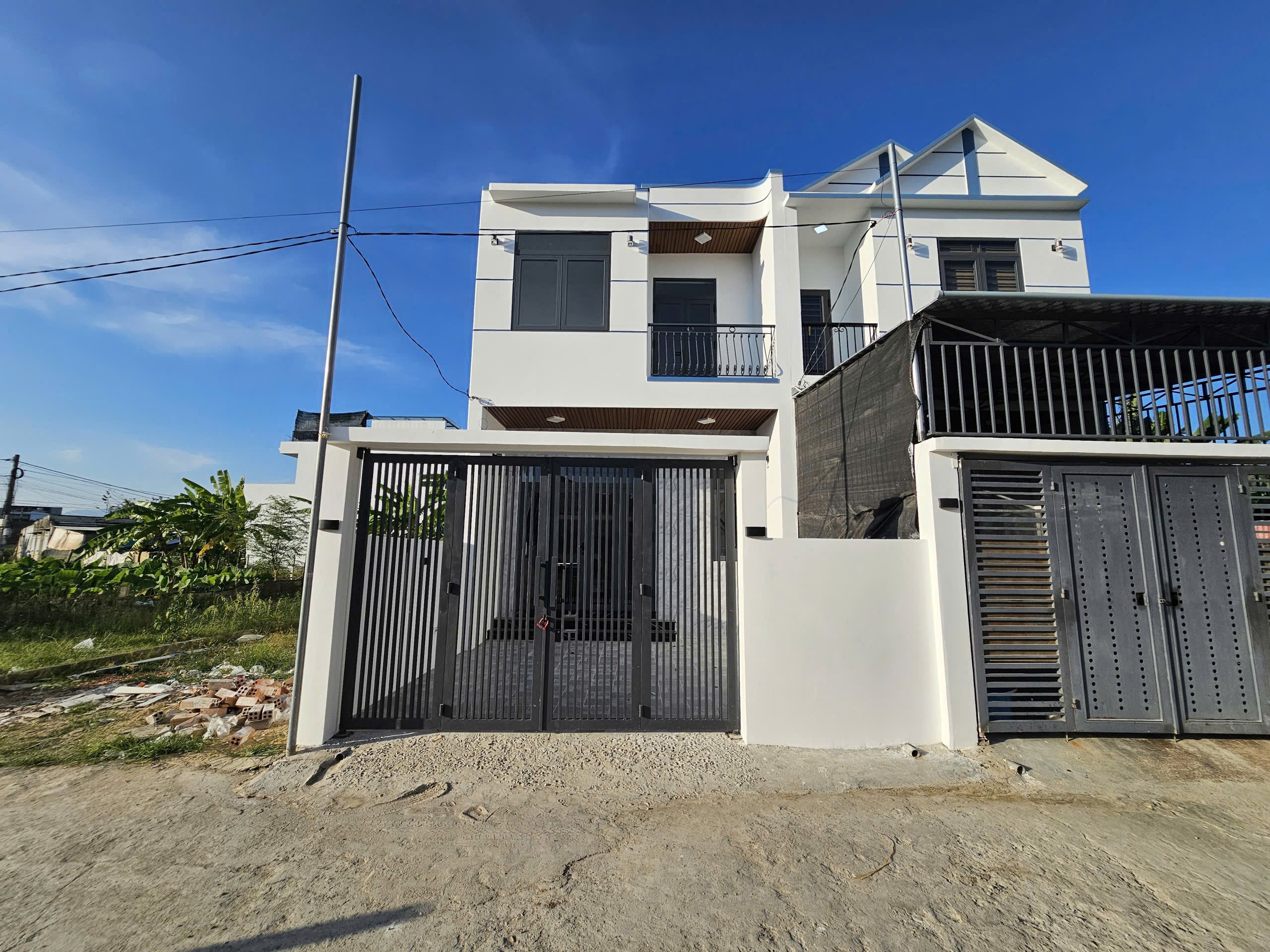 Bán nhà Diên Toàn 2 tầng mới xây ngay phía sau lưng bến xe liên tỉnh phía Nam Nha Trang 3