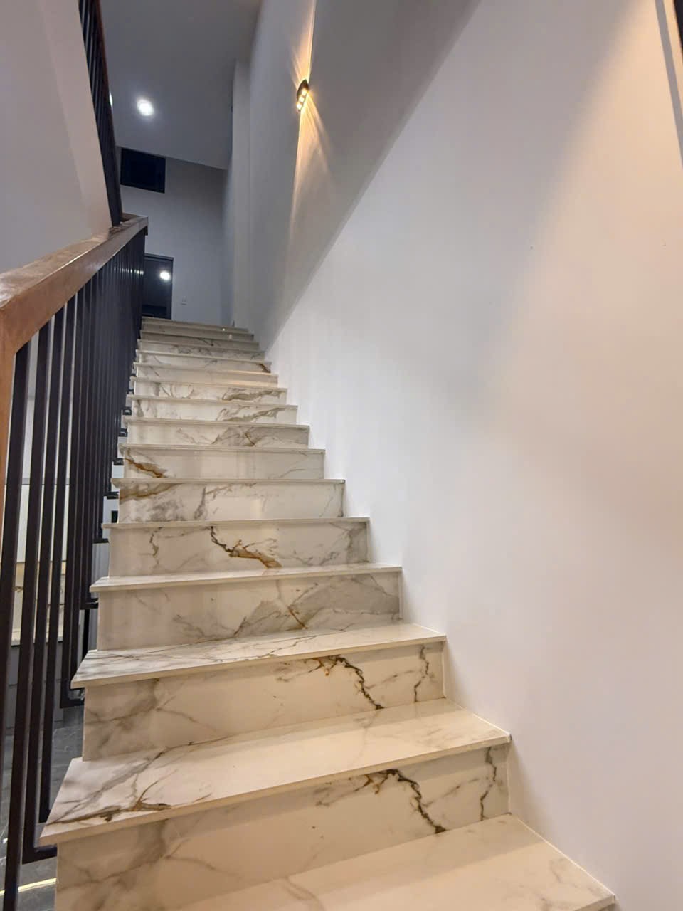 Bán nhà Diên Toàn 2 tầng mới xây ngay phía sau lưng bến xe liên tỉnh phía Nam Nha Trang 8