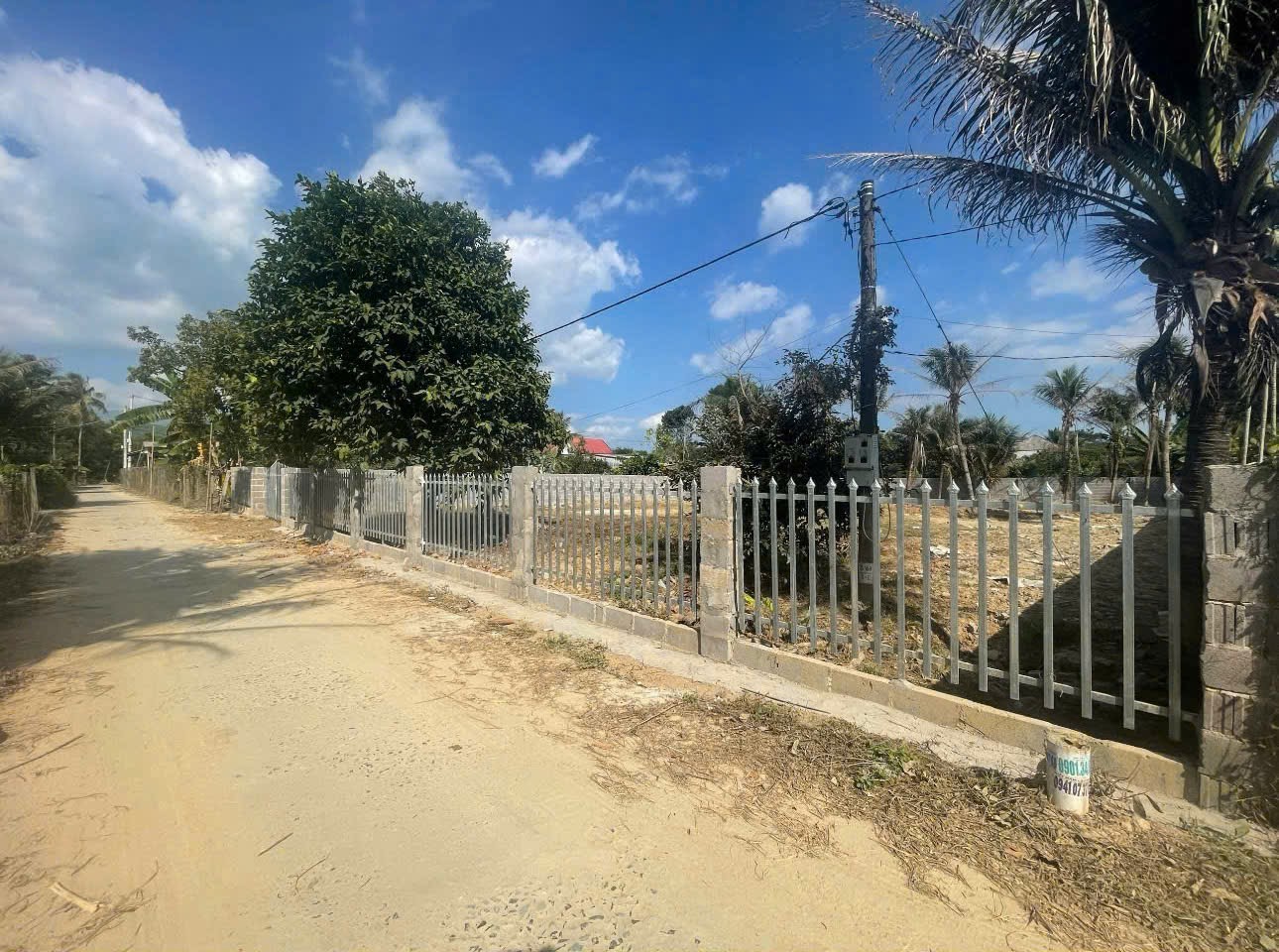 Bán đất Diên Lâm diện tích lớn xây biệt thự vườn - đường thông gần chợ sát bên Hương Lộ 39