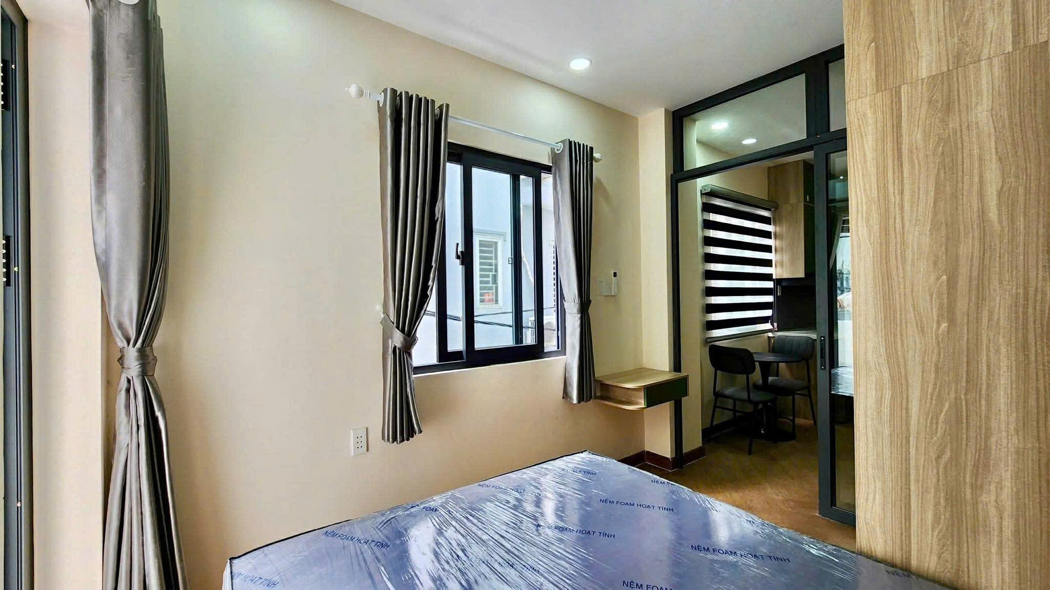 CHDV 5 TẦNG THANG MÁY - LÔ GÓC HUỲNH VĂN BÁNH 70m2 - 18 TỶ 2