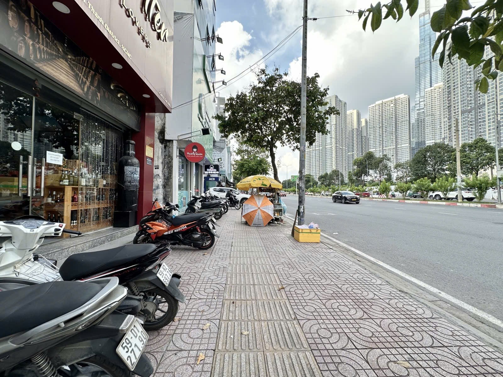 MẶT TIỀN NGUYỄN HỮU CẢNH ĐỐI DIỆN SAIGON PEARL - 5 TẦNG THANG MÁY - DÒNG TIỀN 850TR/NĂM 15