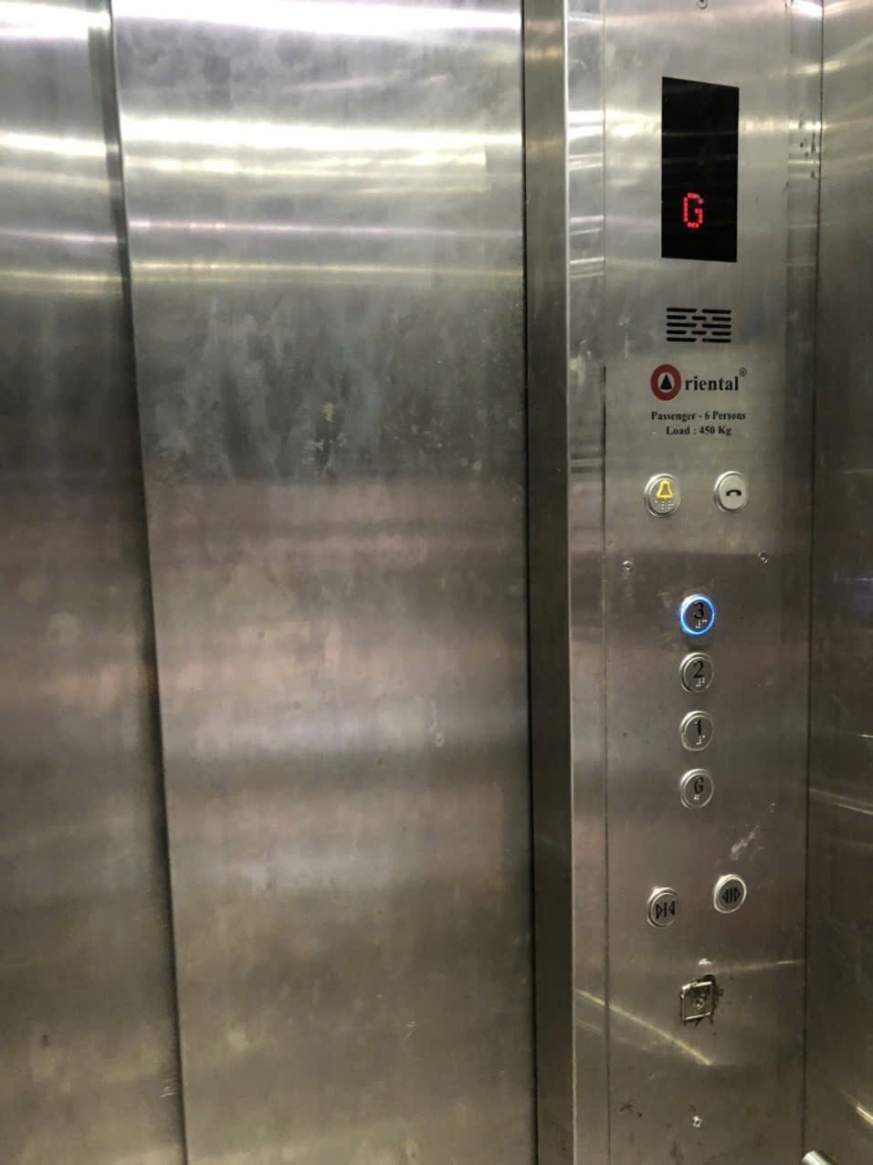 MẶT TIỀN NGUYỄN HỮU CẢNH ĐỐI DIỆN SAIGON PEARL - 5 TẦNG THANG MÁY - DÒNG TIỀN 850TR/NĂM 5