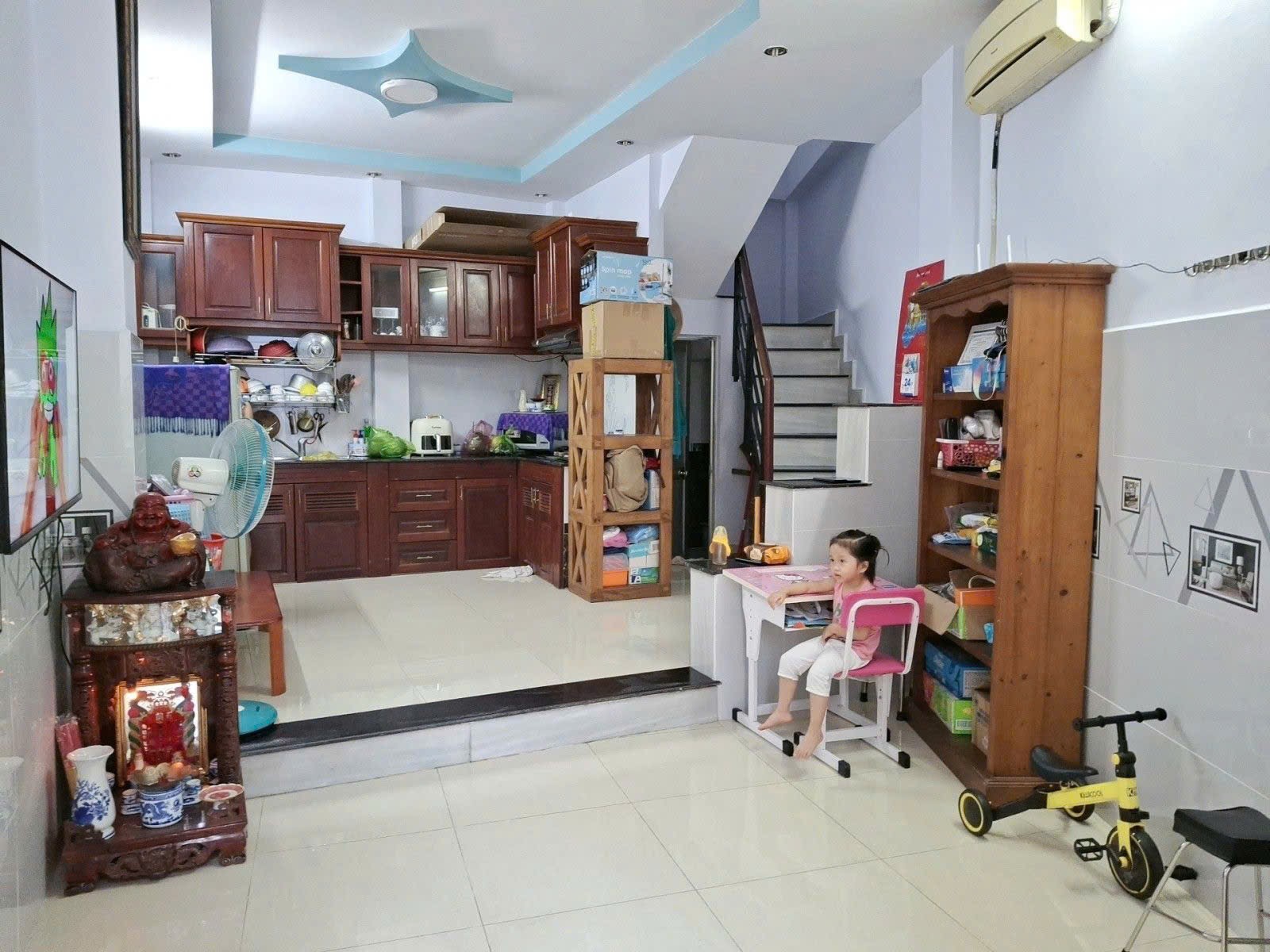 NHÀ 30M2 3 LẦU ĐÚC - LINH CHIỂU THỦ ĐỨC - KO QUY HOẠCH KO LỘ GIỚI - 2,9 TỶ