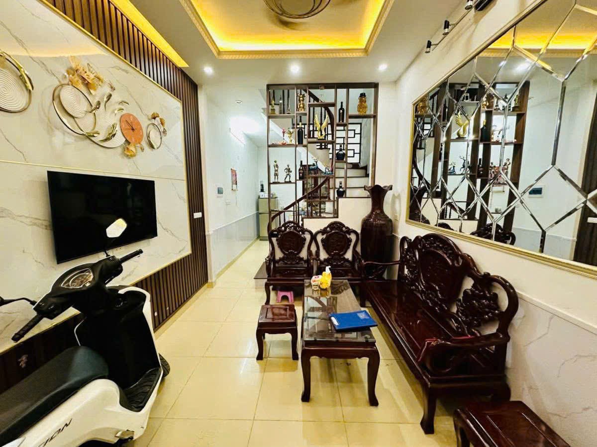 Cho thuê nhà ngõ 445 Nguyễn Khang Cầu Giấy 30M X 4T ĐẸP giá 12 triệu 3