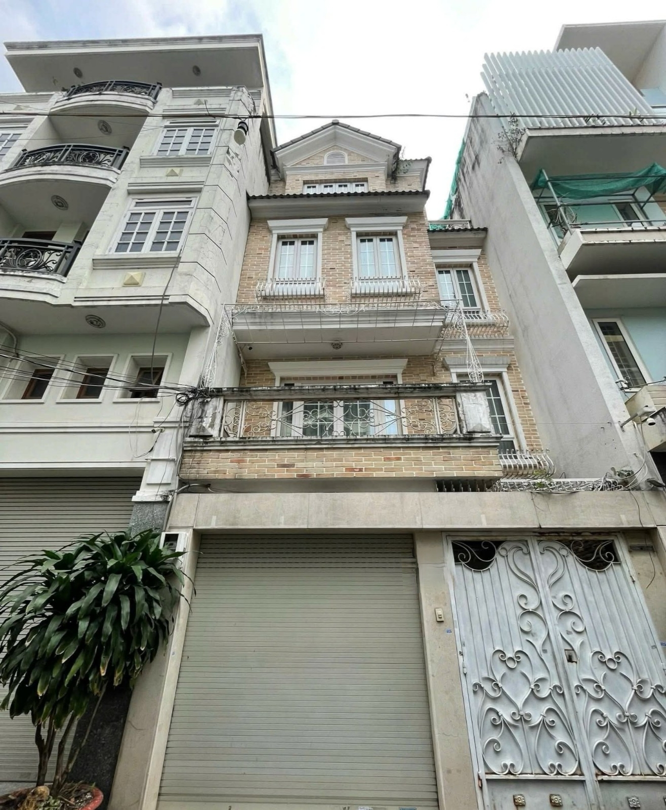 VILLA 2 MẶT HẺM OTO TRÁNH - 90m2 (6×15) 5 TẦNG - GIẢM 1.3 TỶ - GIÁ 22.5 TỶ