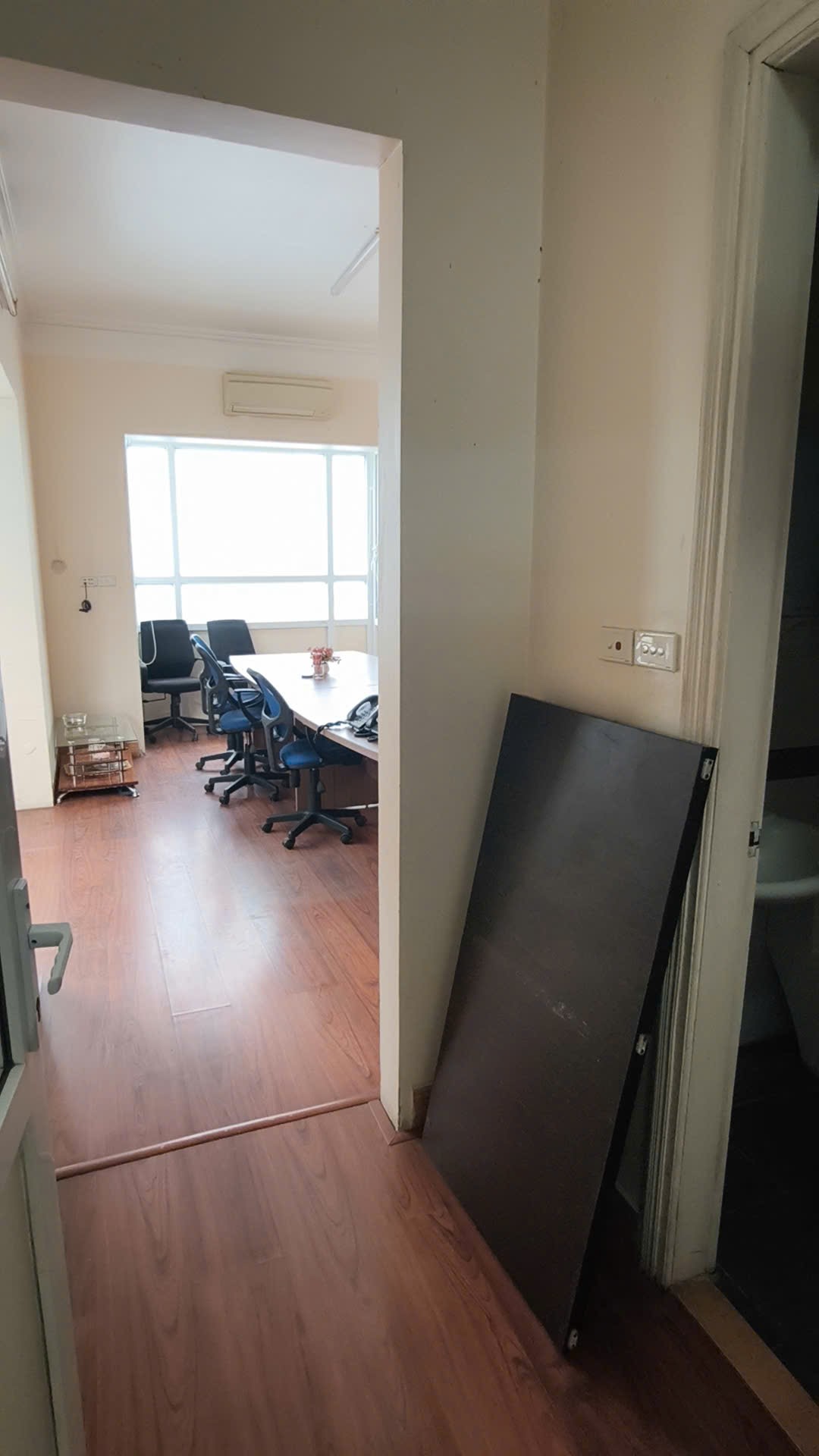 Cho thuê MẶT PHỐ, LÔ GÓC ở Giảng Võ, Ba Đình 65M X 5T giá 35tr 3