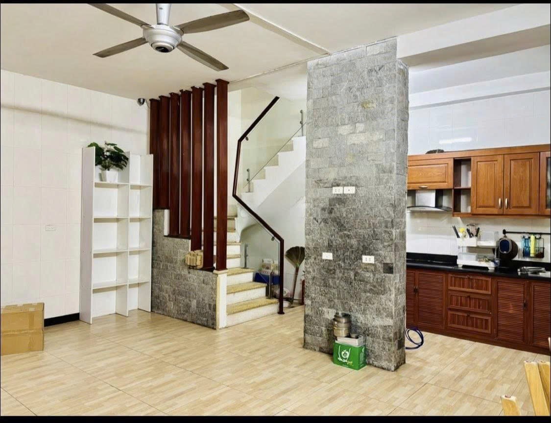 Cho thuê nhà ngõ 133 Nguyễn Trãi, Thanh Xuân 60M X 4T GIÁ 15 TRIỆU