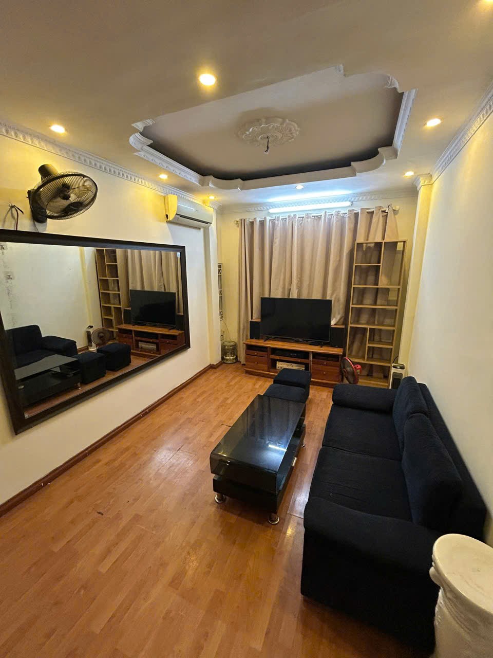 Cho thuê nhà đẹp Nguyễn Phúc Lai, Đống Đa 25m x 5T giá 10 triệu Ở NHÓM 2