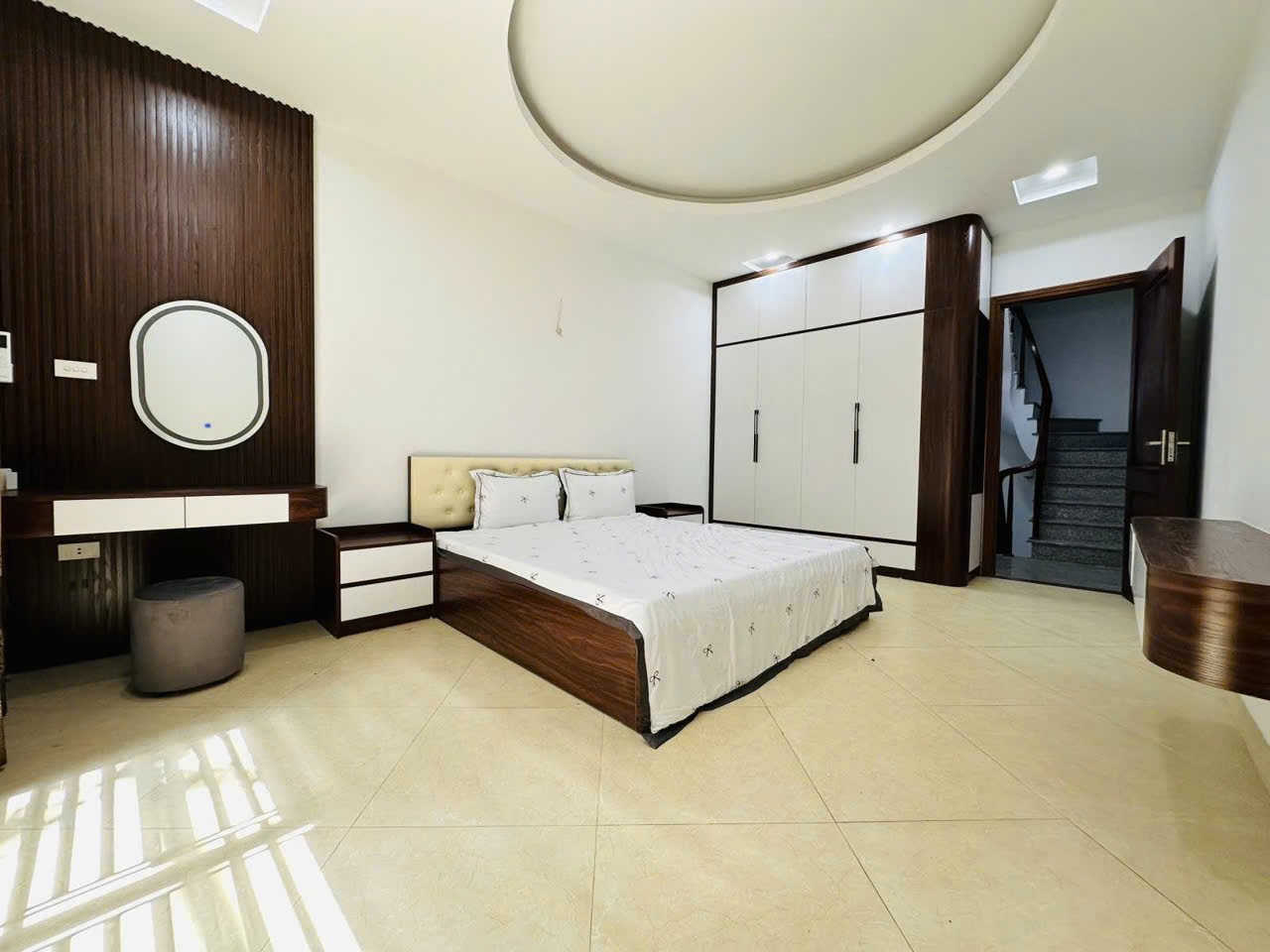 NHÀ ĐẸP FULL ĐỒ Văn Chương, Đống Đa DTSD 40M X 5T giá 12tr 4