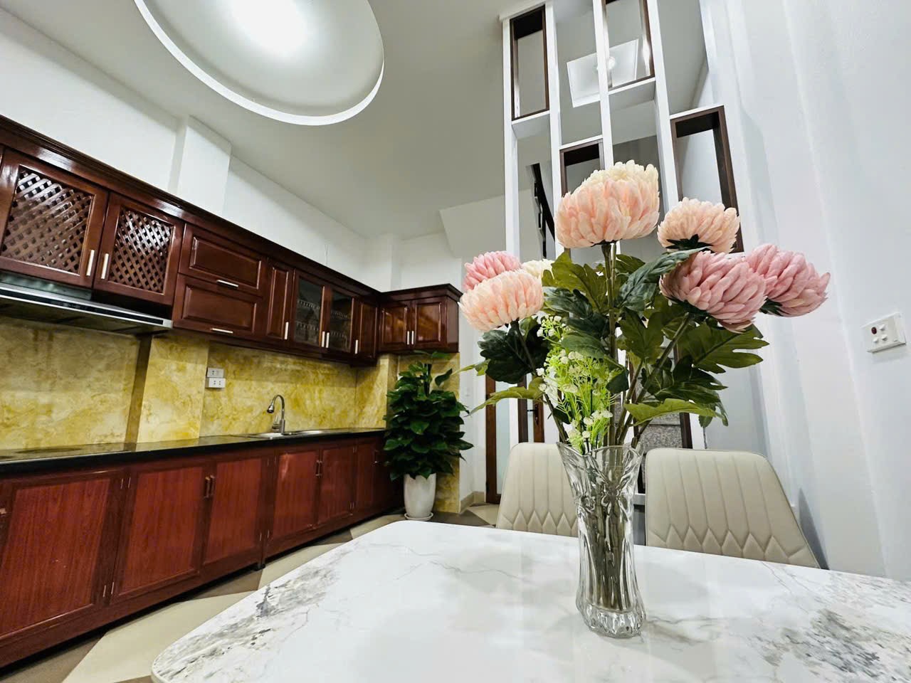 NHÀ ĐẸP FULL ĐỒ Văn Chương, Đống Đa DTSD 40M X 5T giá 12tr 5