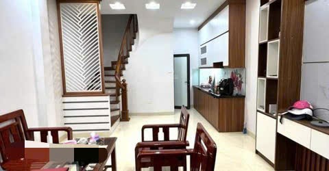 Cho thuê nhà ngõ 43 Trung Kính Cầu Giấy MỚI ĐẸP  36m x 5T giá 16tr