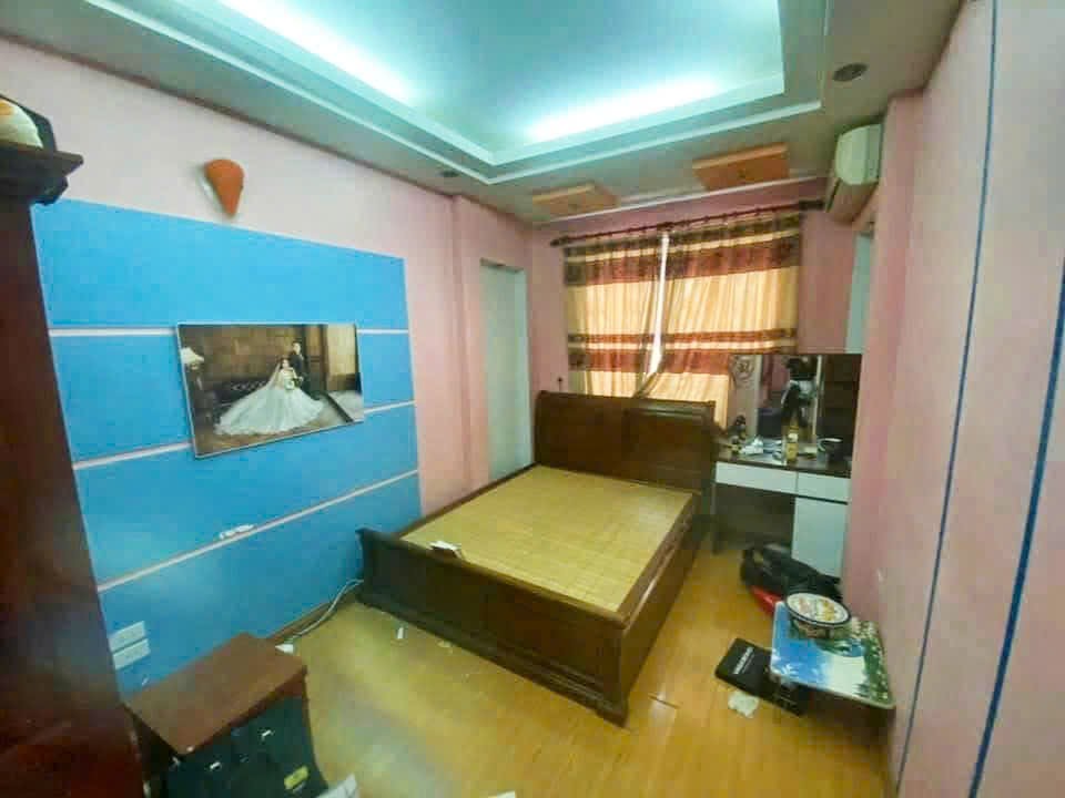 Cho thuê nhà riêng ngõ 130 Xuân Thủy, Cầu Giấy 25M X 6T giá 13 triệu 2