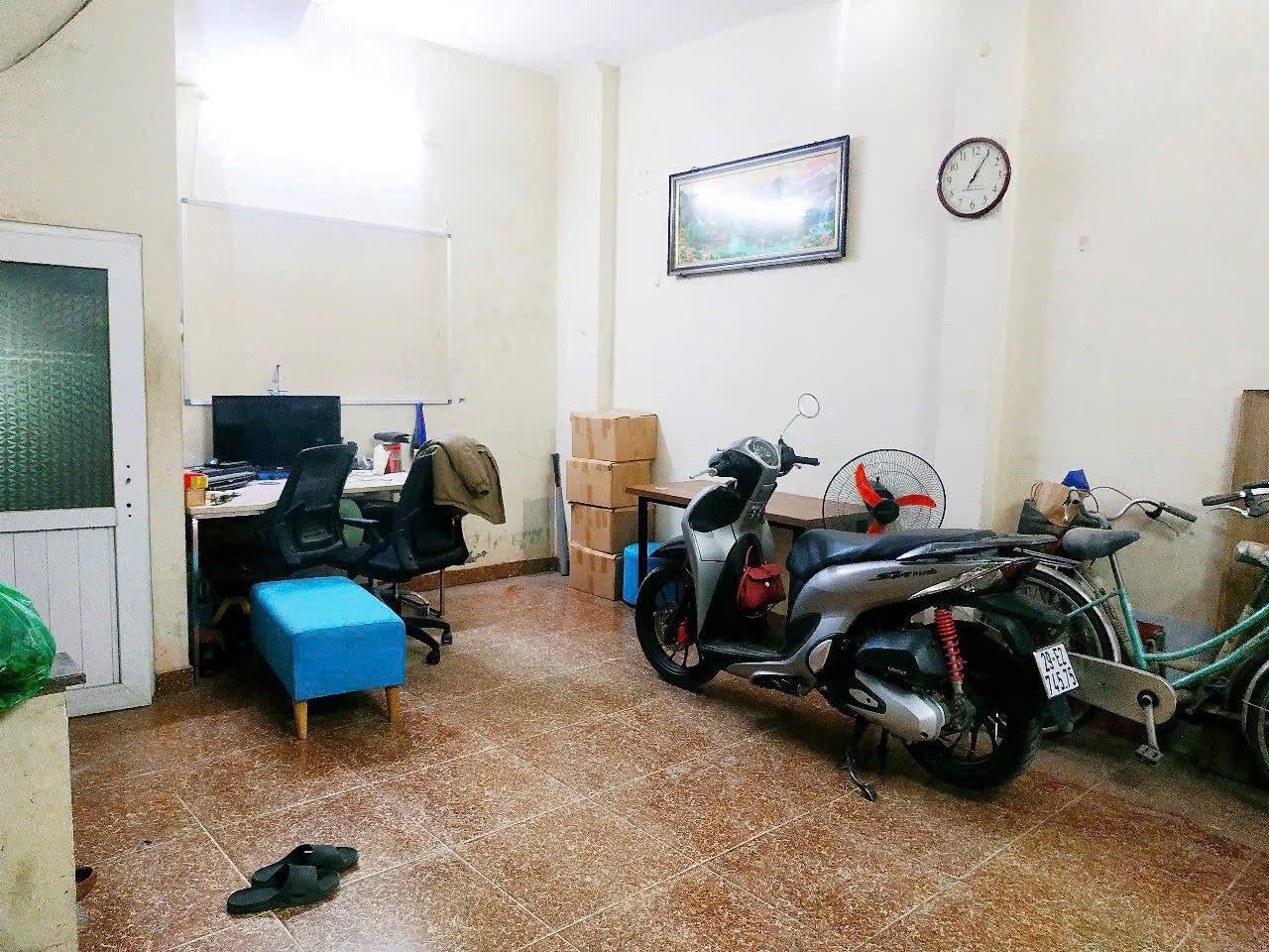 Cho thuê nhà ngõ 445 Nguyễn Khang, Cầu Giấy 35M X 5T giá 10tr Ở VÀ KD ONLINE 3