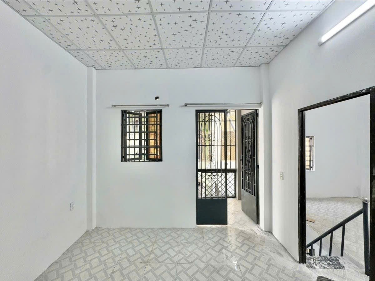 NHÀ DĨ AN SỔ RIÊNG MÀ GIÁ SỔ CHUNG - 44M2 2 TẦNG - KO QUY HOẠCH KO LỘ GIỚI - 2,1 TỶ