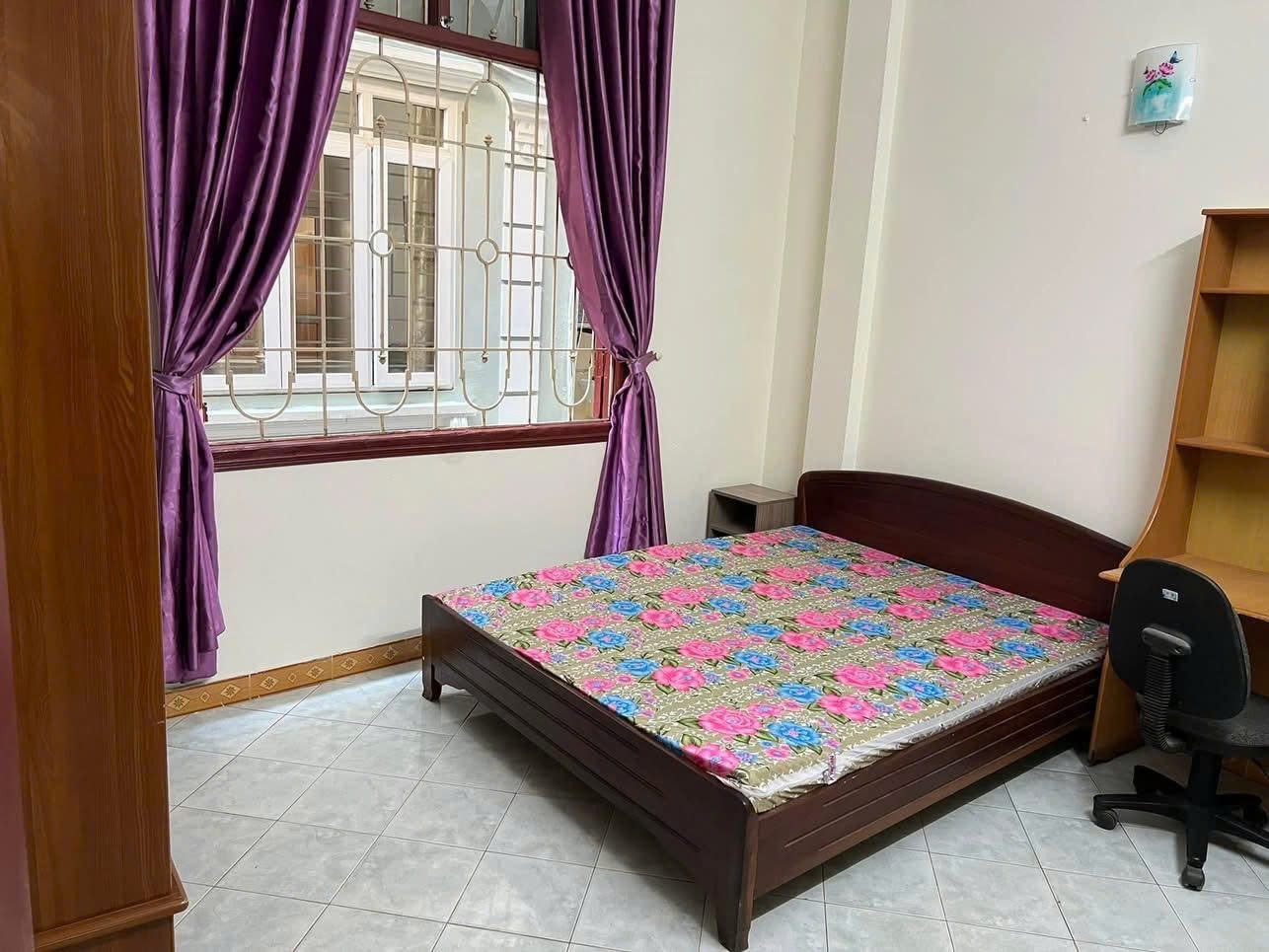 Cho thuê nhà ngõ 5 Hoàng Quốc Việt, Cầu Giấy 42M X 3T giá 12 triệu 3