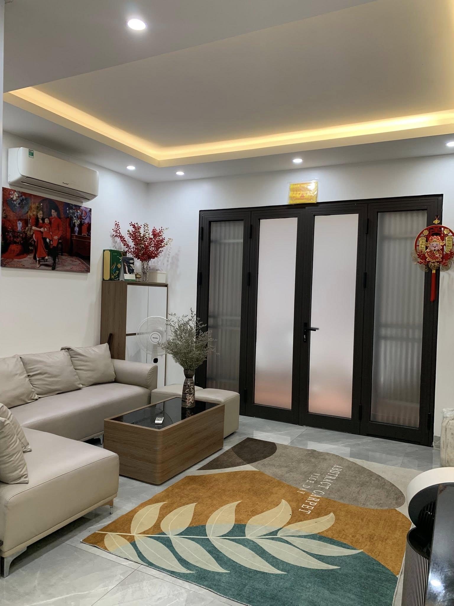 Cho thuê nhà riêng Yên Hoà, Cầu Giấy 35M X 6T FULL ĐỒ ĐẸP giá 17.5 triệu 2