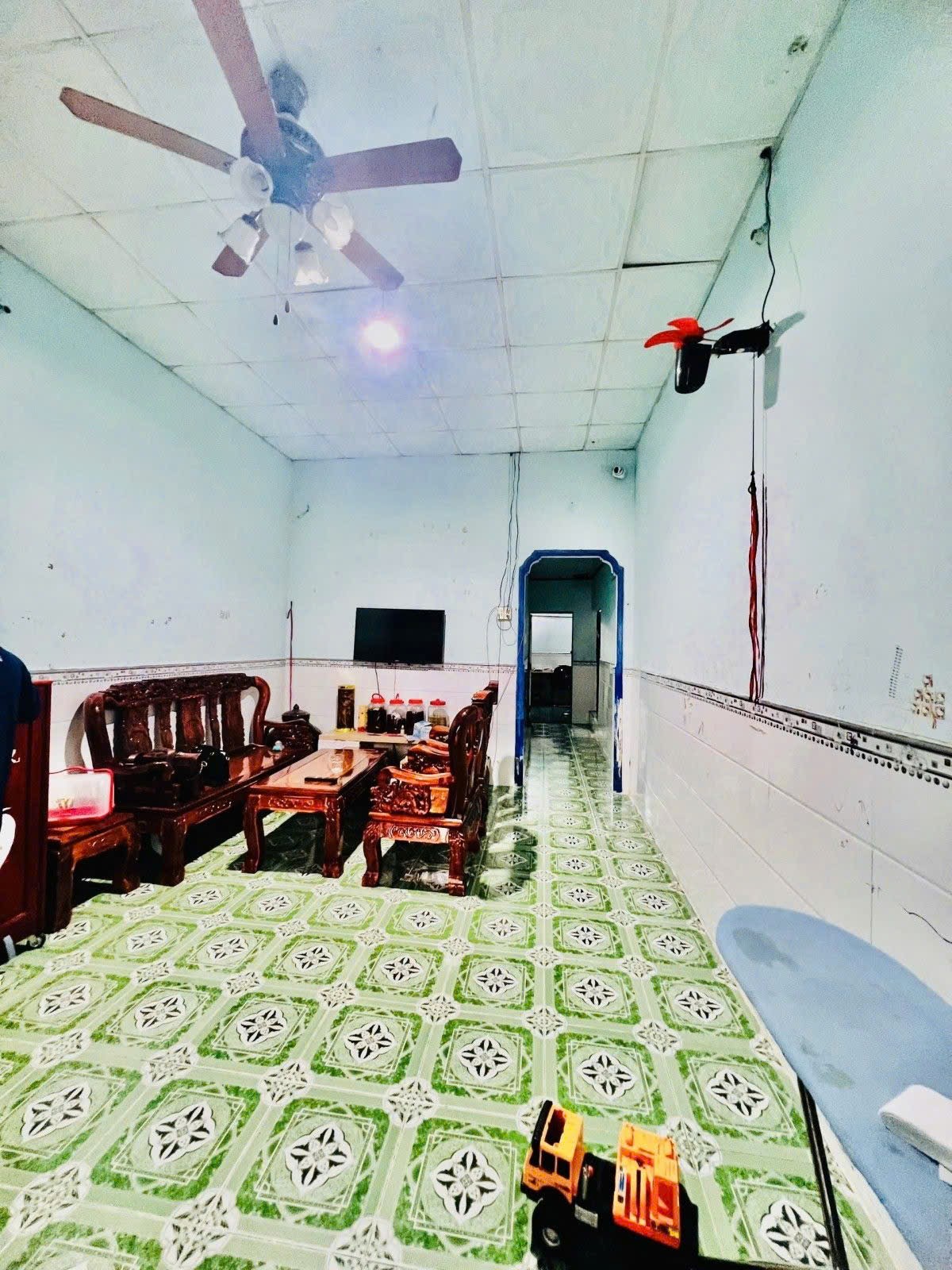 NHÀ CẤP 4 98M2 - HẺM 18 NGÔ CHÍ QUỐC -  KO QUY HOẠCH KO LỘ GIỚI - 3.6 TỶ 2