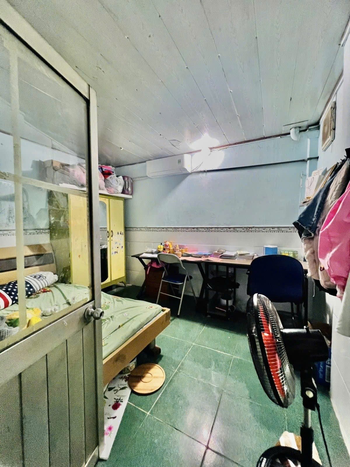 NHÀ CẤP 4 98M2 - HẺM 18 NGÔ CHÍ QUỐC -  KO QUY HOẠCH KO LỘ GIỚI - 3.6 TỶ