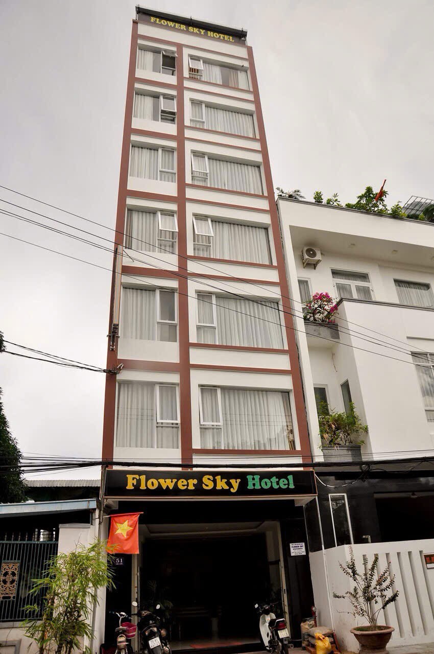 GIẢM MẠNH 2TY CHO CĂN KHÁCH SẠN CÁCH BIỂN CHỈ 200M GẦN CHỢ KHU TRUNG TÂM PHÍA BẮC NHA TRANG