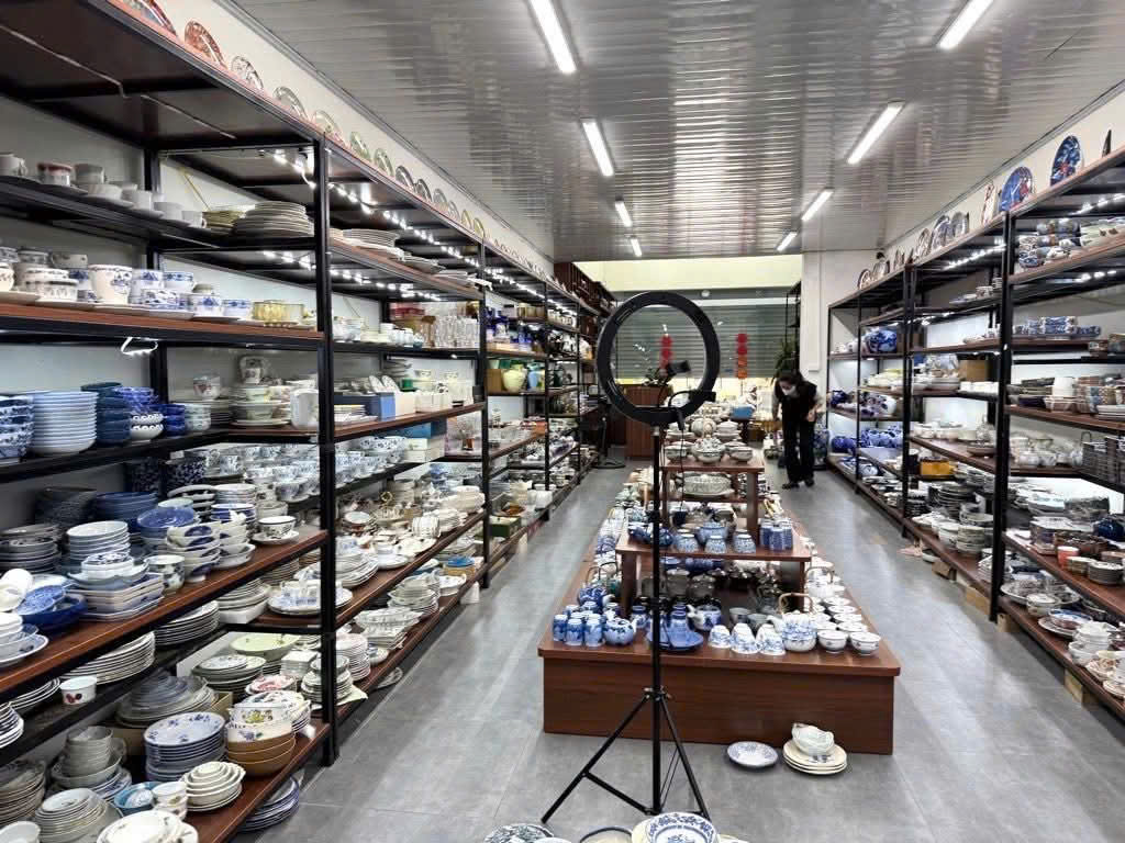 Ngộp bank bán Gấp nhà mặt phố Lê Trọng Tấn sầm uất gần ParkCity 56m2 chỉ 11.x tỷ. 0989626116