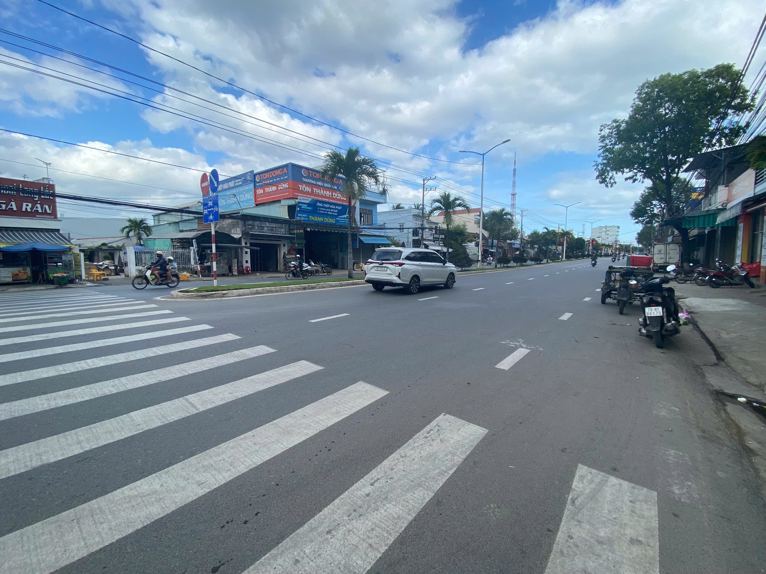 Bán đất mặt tiền Cầu Bè gần 23/10 Nha Trang, DT 118m2 ngang 5.3m, kinh doanh tốt, giá 5.9 tỷ 2