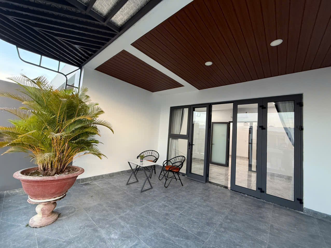 Căn Capella Nha Trang 3 tầng – đang cho thuê 32tr/tháng – gần hồ bơi – giá 9,85 tỷ” 4