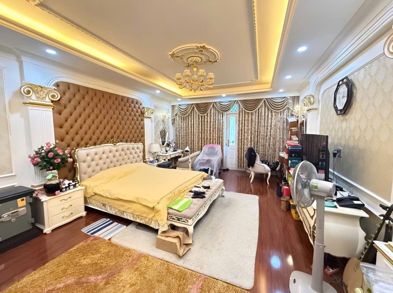 Ngộp bank bán Gấp nhà mặt phố Ngô Gia Tự sầm uất gần phố Nguyễn Văn Cừ 180m2 chỉ 3x tỷ. 2