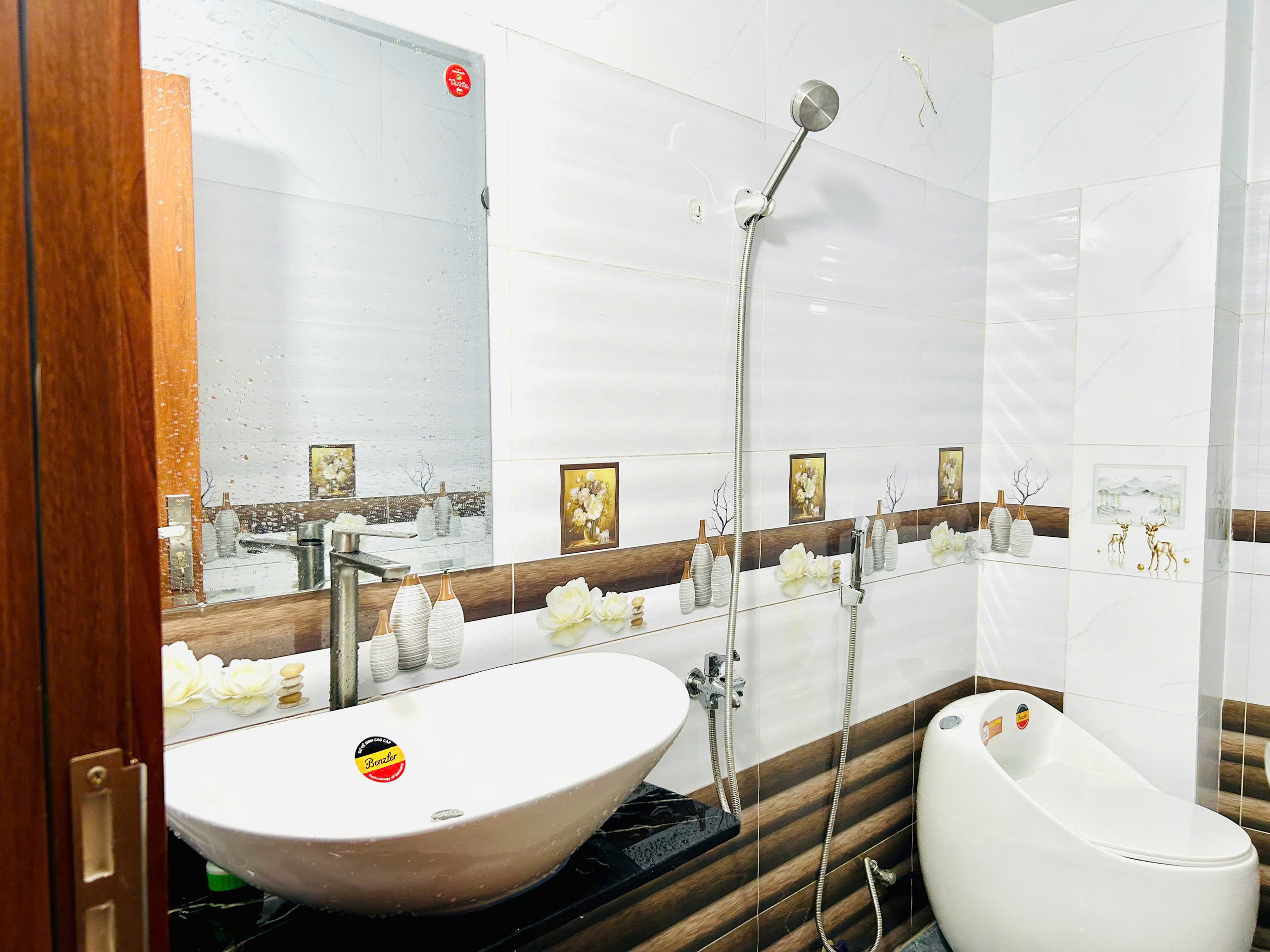 Nhà 2 tầng mới hẻm đường 2/4 Nha Trang, full nội thất cao cấp, gần Champa Island 5