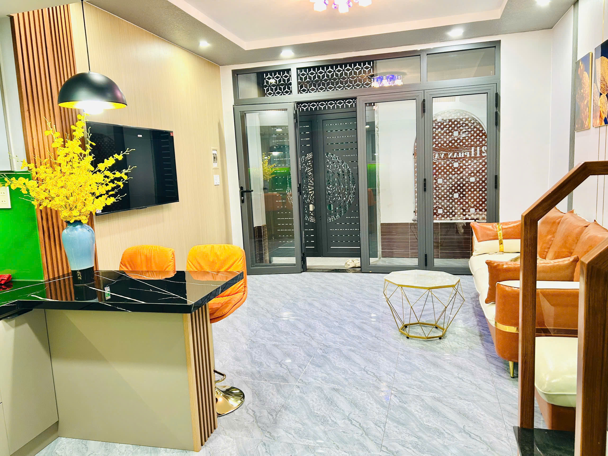 Nhà 2 tầng mới hẻm đường 2/4 Nha Trang, full nội thất cao cấp, gần Champa Island 4