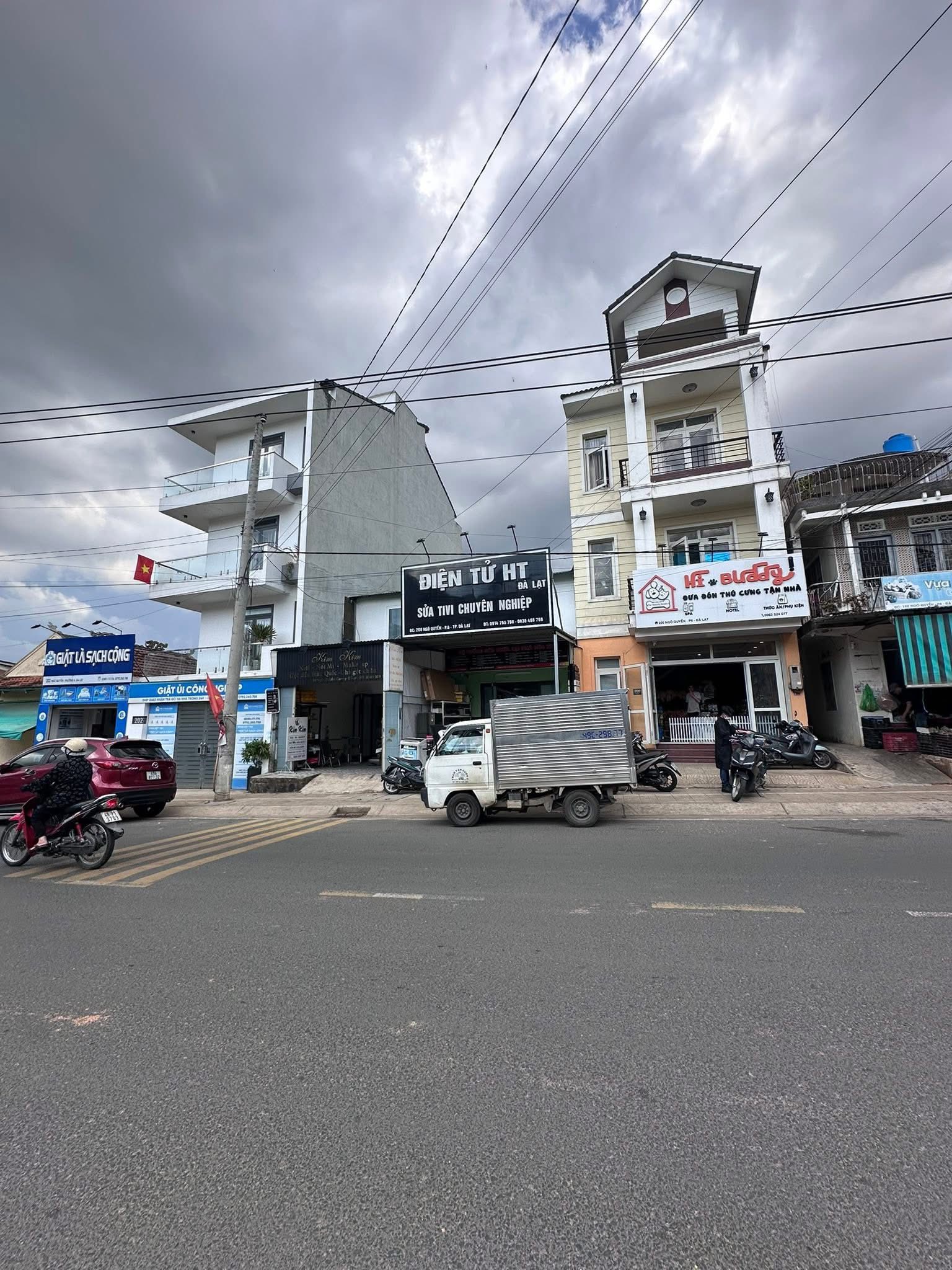 Kẹt Tiền Bán Nhà Ngang 8.2m Mặt Tiền Kinh Doanh Đường Ngô Quyền, Đà Lạt Giá 18.5 Tỷ 2