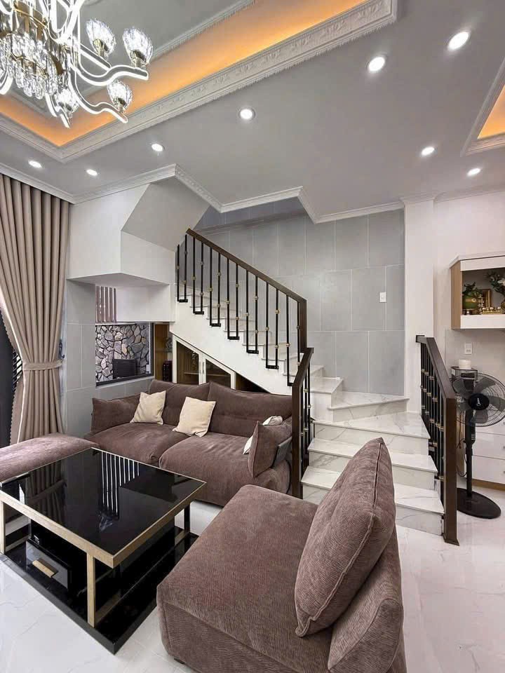 BÁN GẤP NHÀ MẶT TIỀN NGÔ THÌ NHẬM, P.XUÂN HƯƠNG - ĐÀ LẠT GIÁ 7.3 TỶ 4