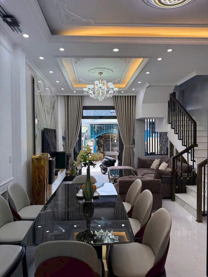 BÁN GẤP NHÀ MẶT TIỀN NGÔ THÌ NHẬM, P.XUÂN HƯƠNG - ĐÀ LẠT GIÁ 7.3 TỶ 2