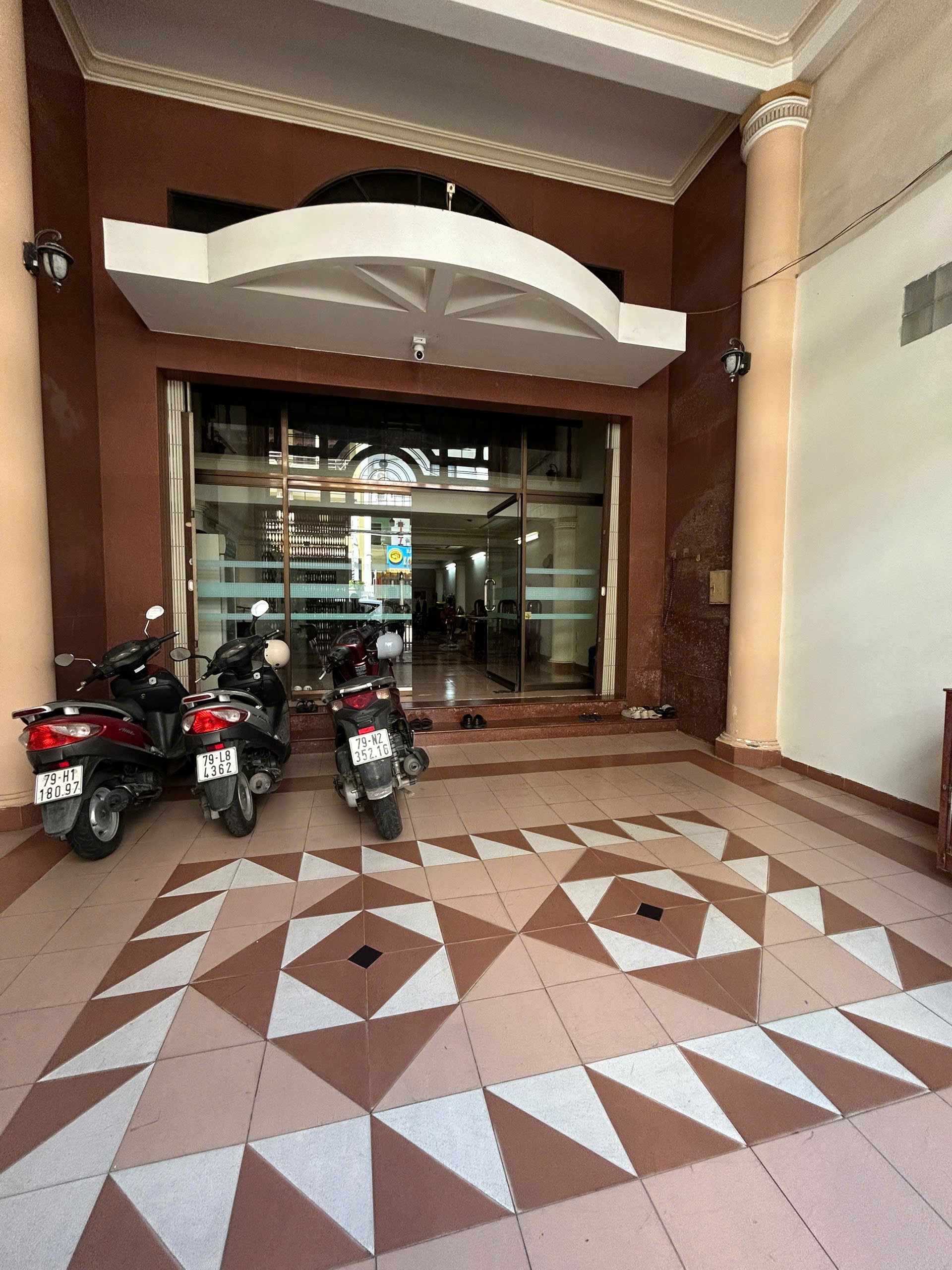 Đi bộ ra biển 3 phút – nhà trung tâm hiếm ngang 7m CHỈ 30 tỷ sở hữu nhà 5 tầng khai thác dòng tiền