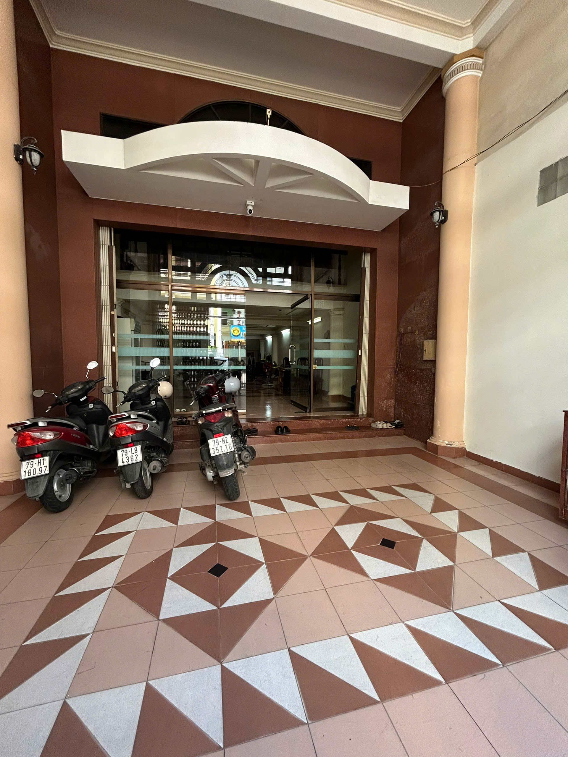 Đi bộ ra biển 3 phút – nhà trung tâm hiếm ngang 7m CHỈ 30 tỷ sở hữu nhà 5 tầng khai thác dòng tiền 3