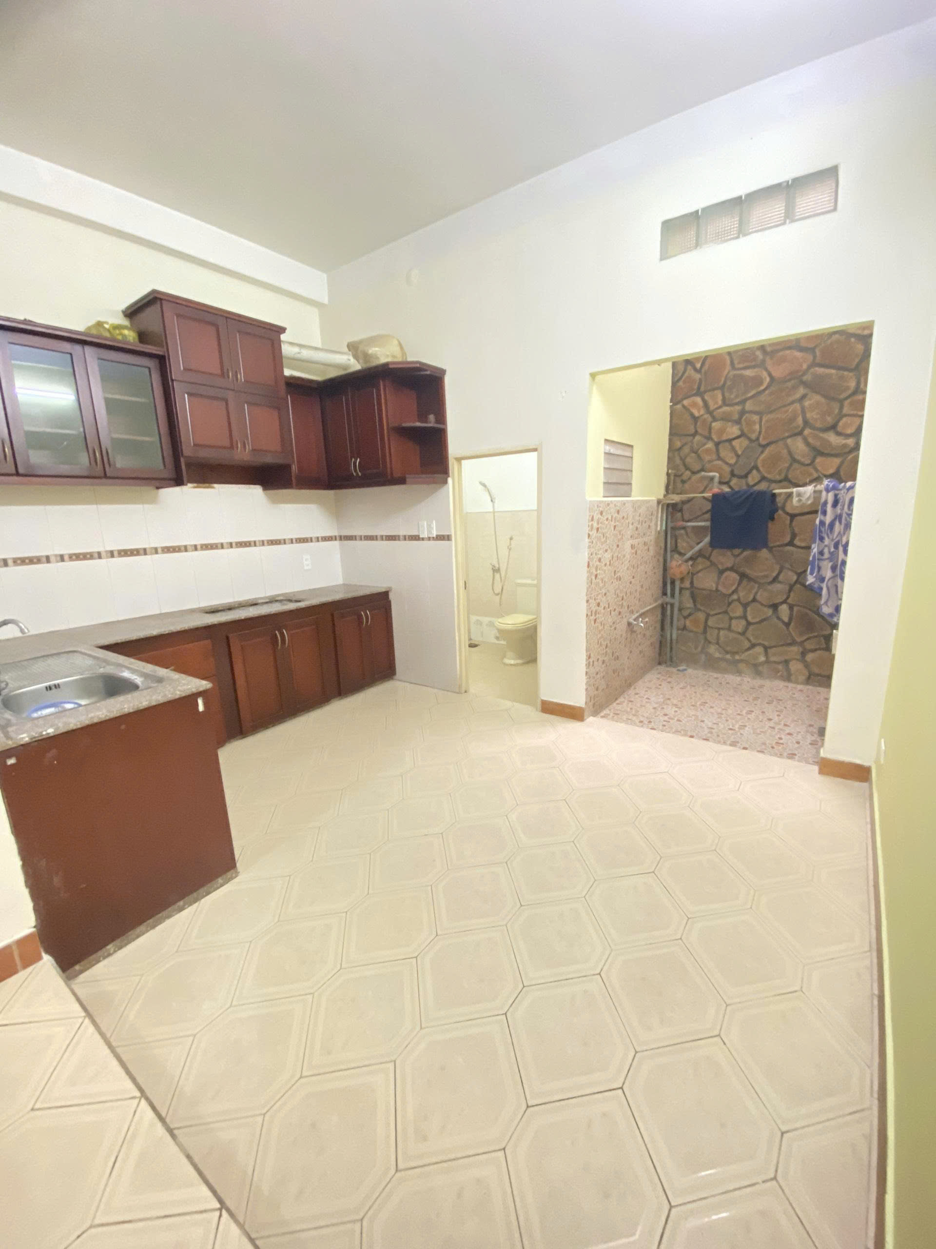 CHO THUÊ NHÀ HẺM XE TẢI ĐƯỜNG SỐ 17 LIỀN KỀ GIGAMALL GIÁ 14TR TRỆT 1 LẦU