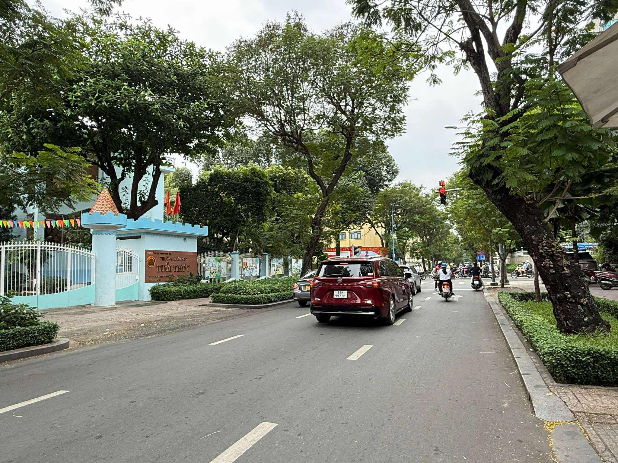 SIÊU TÀI SẢN - GÓC 2 MẶT TIỀN TRƯƠNG ĐỊNH Q3 - 3 TẦNG - 817m² - 560 TỶ