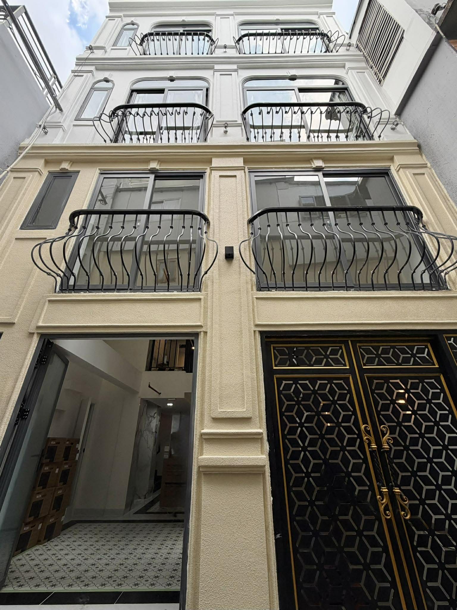 TOÀ NHÀ 7 TẦNG CÓ HẦM - CMT8 Q3 - 556m² SÀN 25 CĂN HỘ - DÒNG TIỀN 2.6 TỶ/NĂM