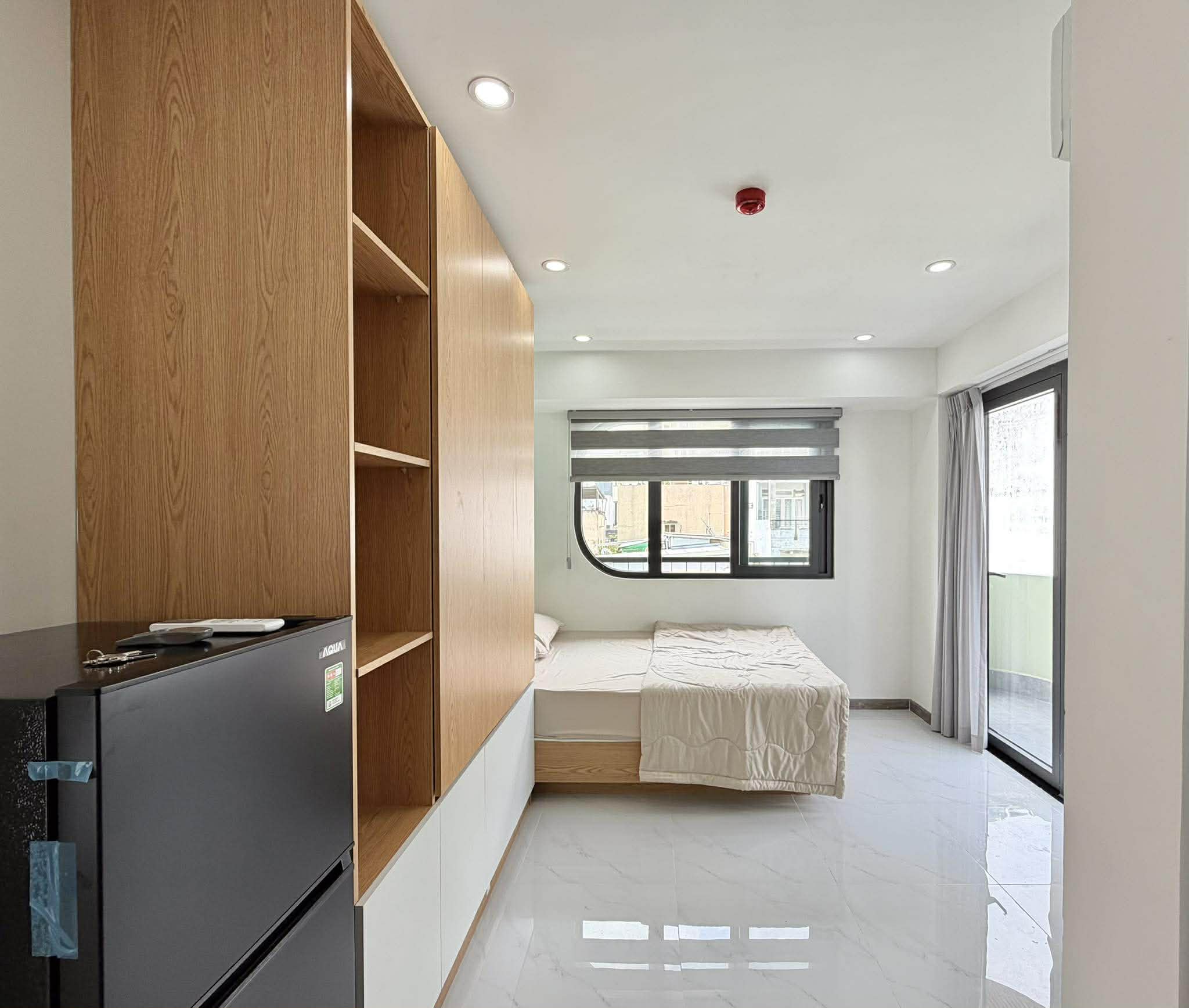 CHDV 4 TẦNG ĐIỆN BIÊN PHỦ Q.10 - NGANG HIẾM 6.6m - LÔ GÓC 3 MẶT THOÁNG 8