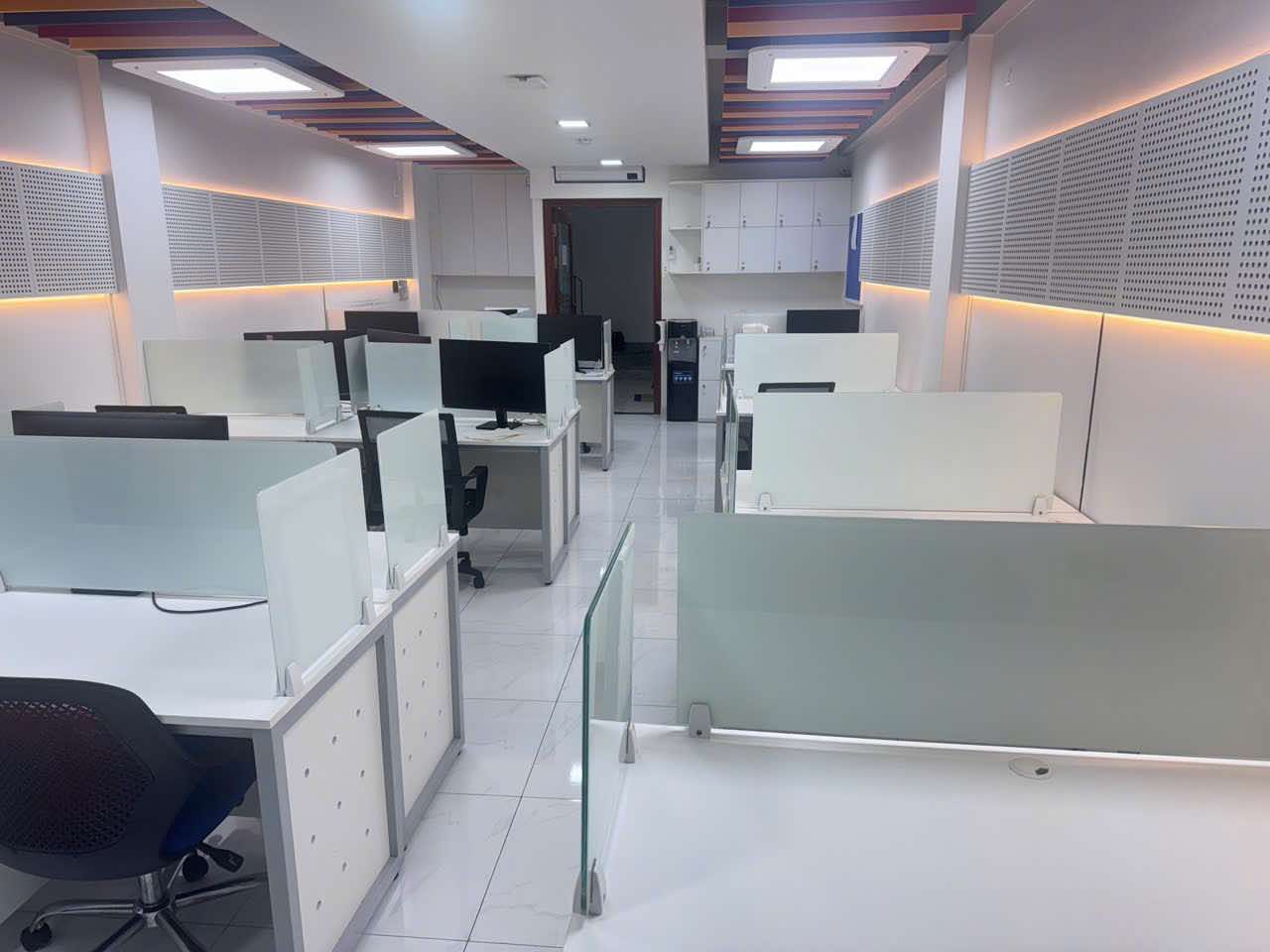 VỊ TRÍ ĐẮC ĐỊA - SÁT MẶT TIỀN NGUYỄN VĂN TRỖI - TOÀ NHÀ 7 TẦNG THANG MÁY CÓ HẦM - 29 TỶ 4