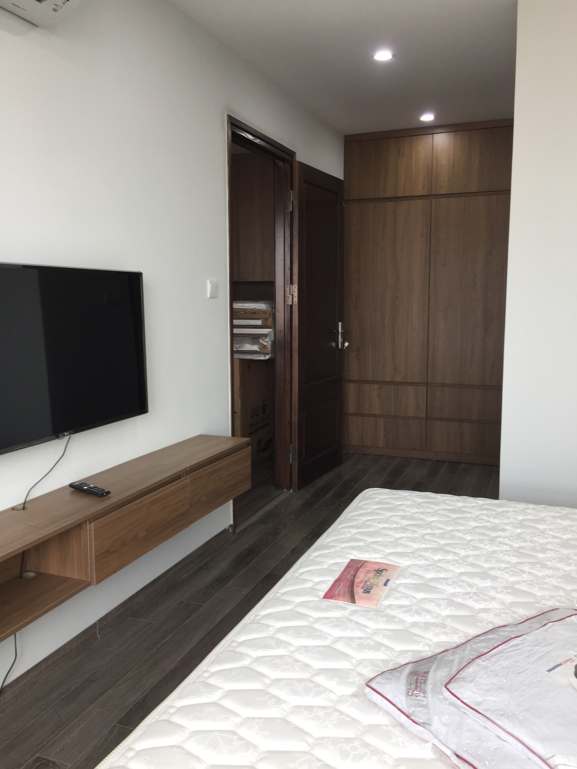 Bán căn 2PN dt 76m2 tại SEASONS AVENUE tầng trung tòa đẹp chỉ 7 tỷ 4