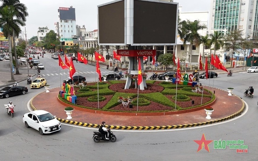 bán đất tặng nhà 2 tầng mặt lý bôn. gần 160m2, gần vincom