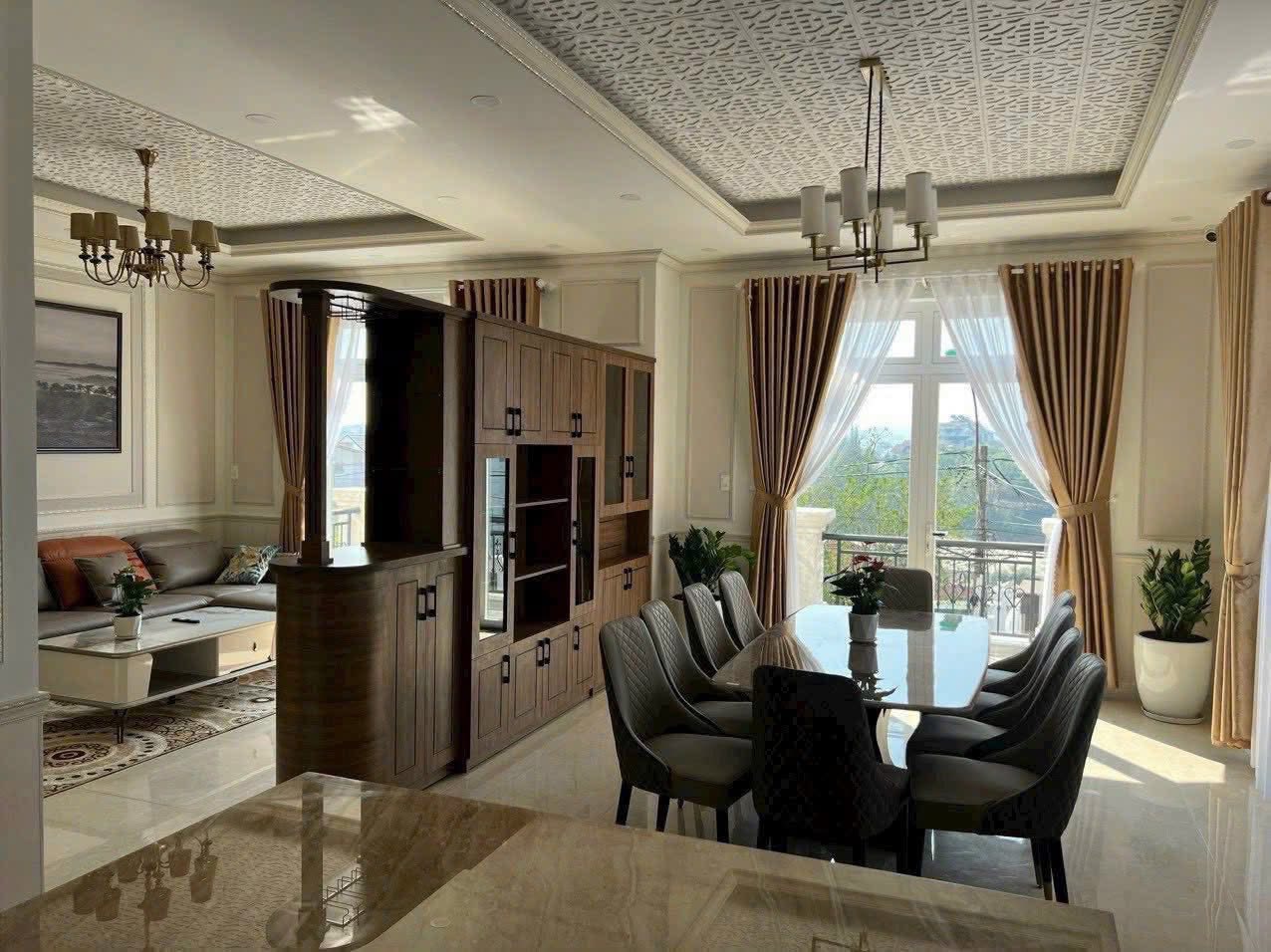 HẠ THÊM 1 TỶ – BÁN GẤP BIỆT THỰ CAO CẤP MẶT TIỀN ĐƯỜNG TRẦN QUANG KHẢI, ĐÀ LẠT