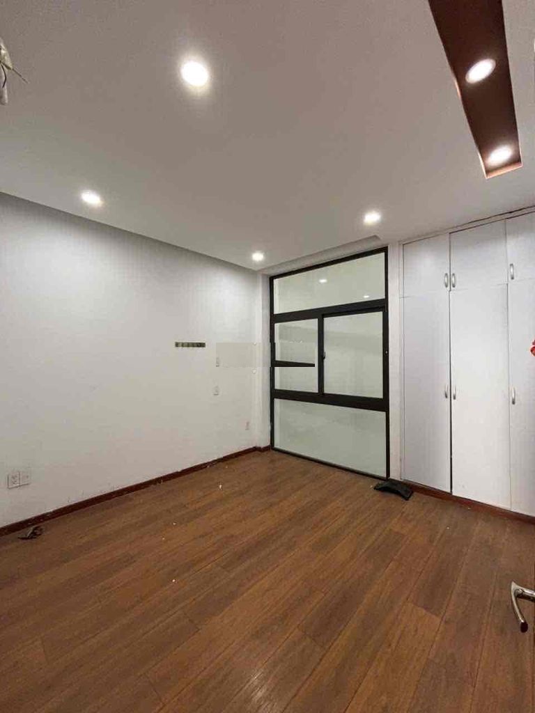 13,5TR. NHÀ NGUYÊN CĂN MỚI ĐẸP,  HẺM XE TẢI THÔNG,  3 LẦU,  4PN, GẦN KDC SĐÀ,Đối Diện VẠN PHÚCcity 4