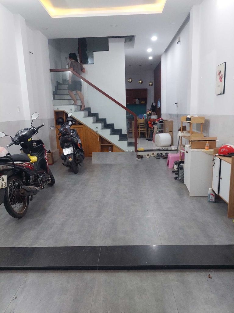 13,5TR. NHÀ NGUYÊN CĂN MỚI ĐẸP,  HẺM XE TẢI THÔNG,  3 LẦU,  4PN, GẦN KDC SĐÀ,Đối Diện VẠN PHÚCcity 6