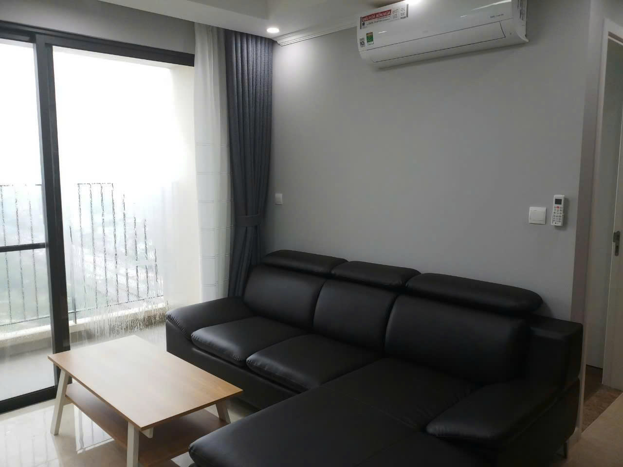 BÁN GẤP căn 1PN dt 51m2 Vinhomes D'Capitale, view hồ giá tốt 2