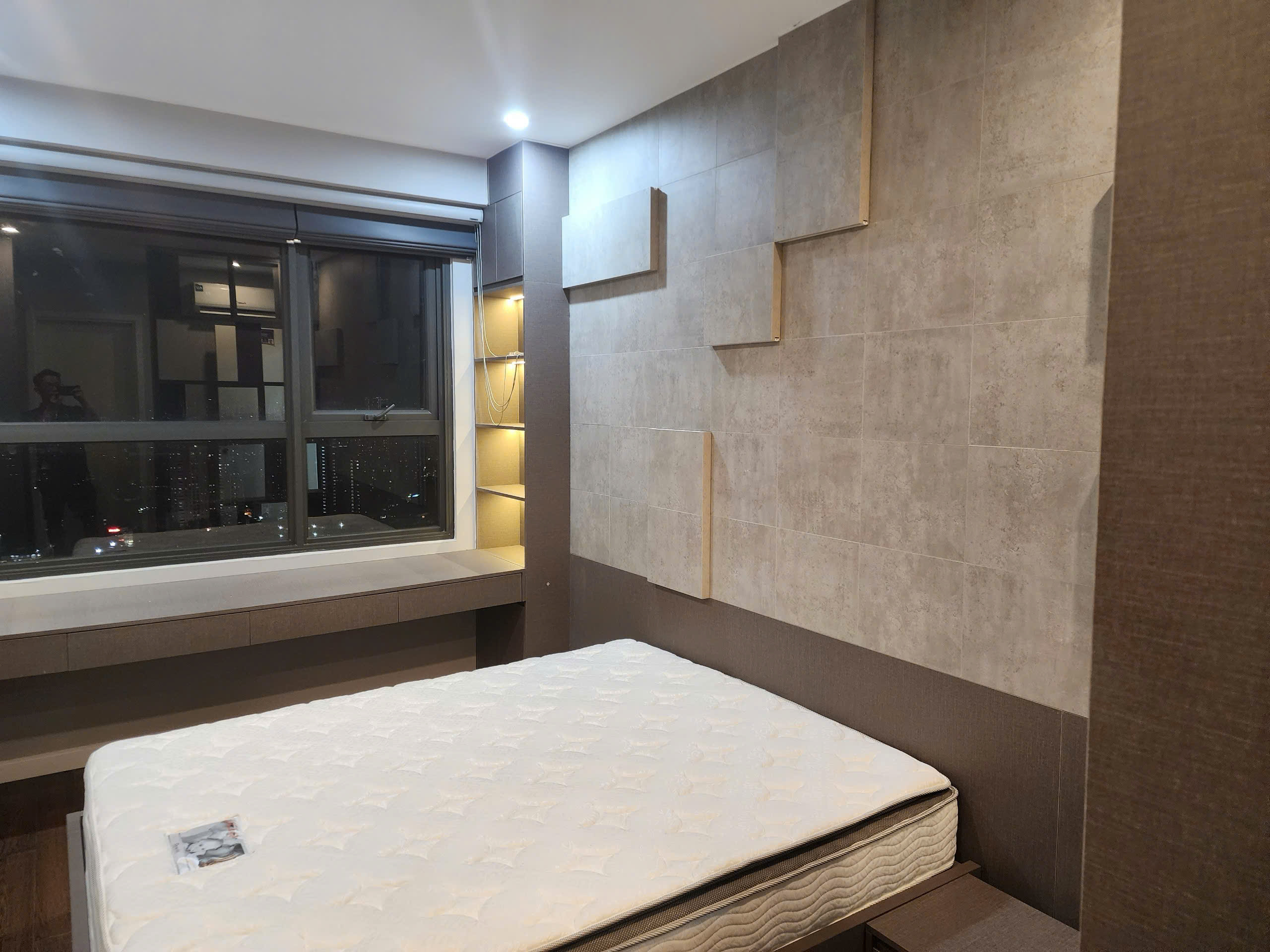 Bán căn hộ 2PN VIEW HỒ Vinhomes D'Capitale, dt 73m2, giá 9 tỷ 5