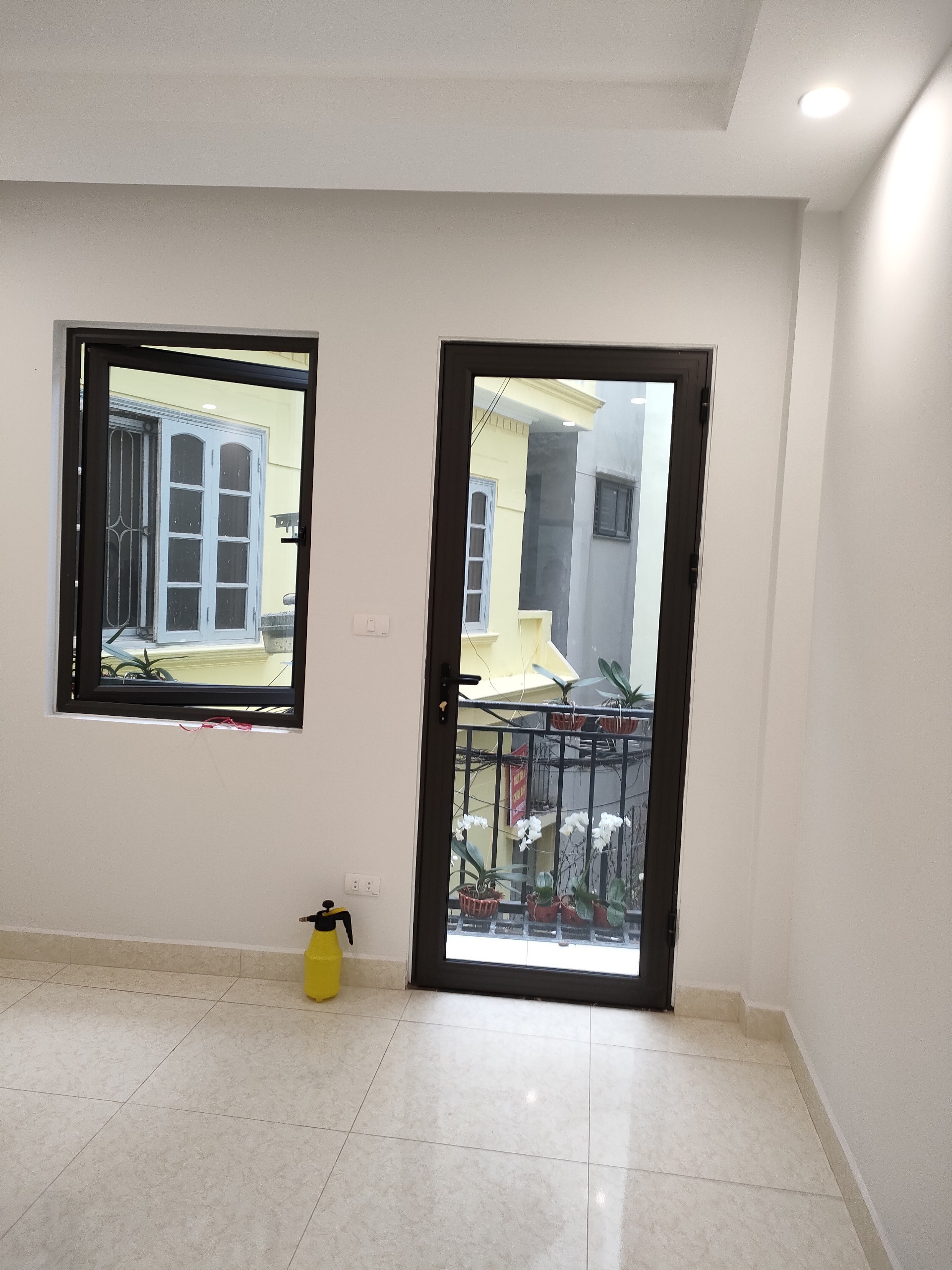 Bán gấp giá rẻ Thịnh Hào 20m, 4 tầng, mặt tiền 4.4m, 6.55 tỷ Đống Đa.